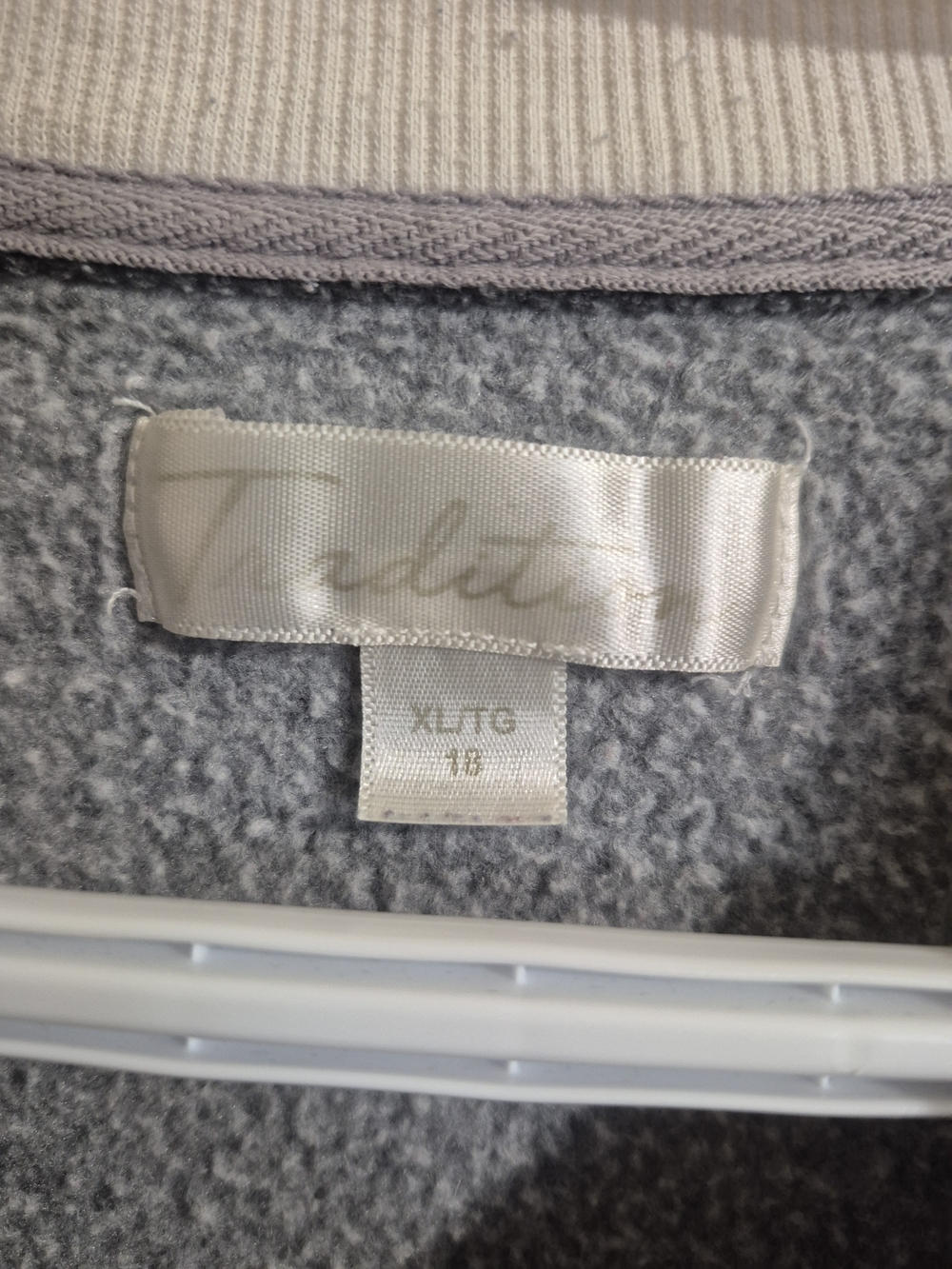 Vintage Tradition Embroidered Owl Sweatshirt Gray Fleece Women's XL 18 24" PTP - Picture 7 of 9